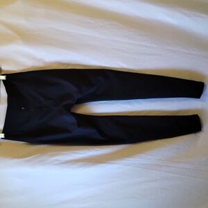 Old Navy Active Black Powersoft Leggings. Excelent Conditions.